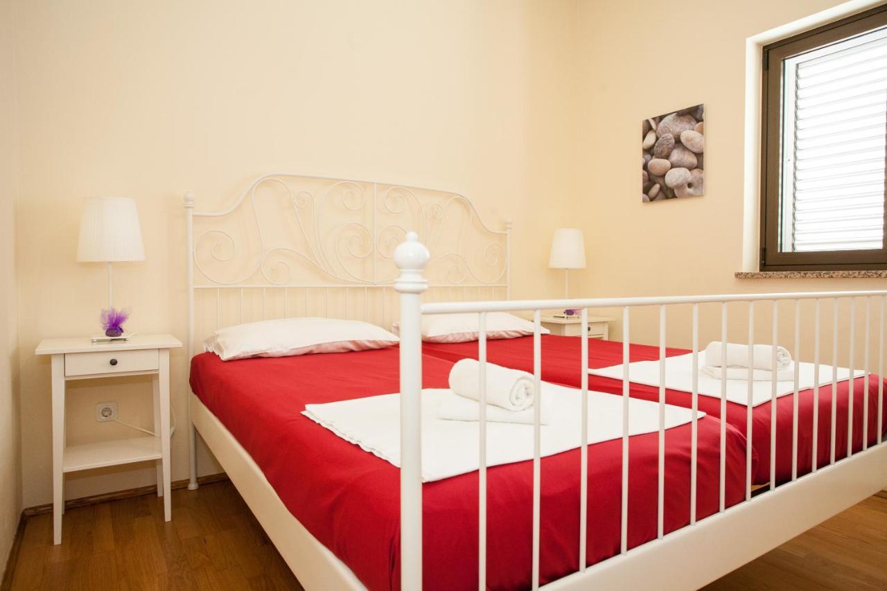Apartament Dino *