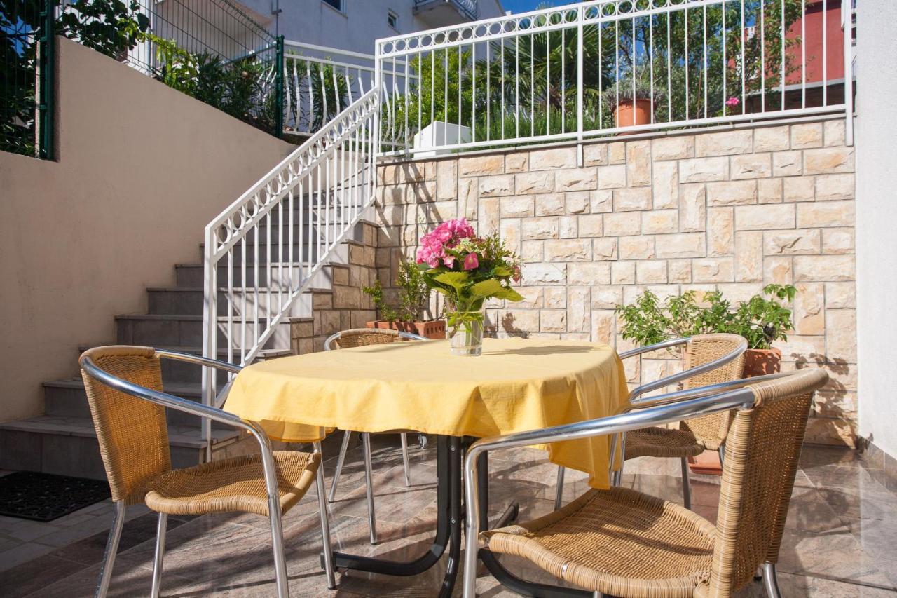 Dino Apartma Krk Town