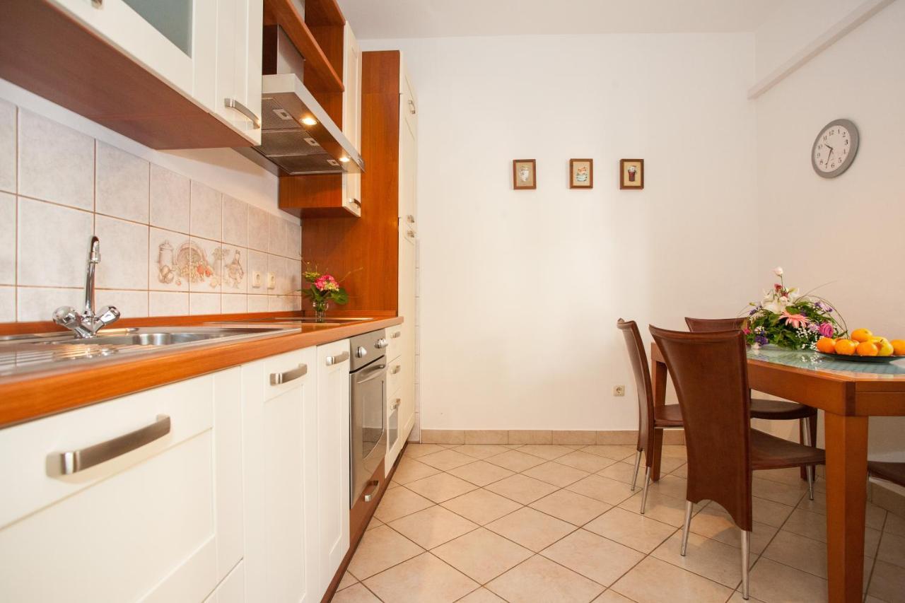 Apartma Dino