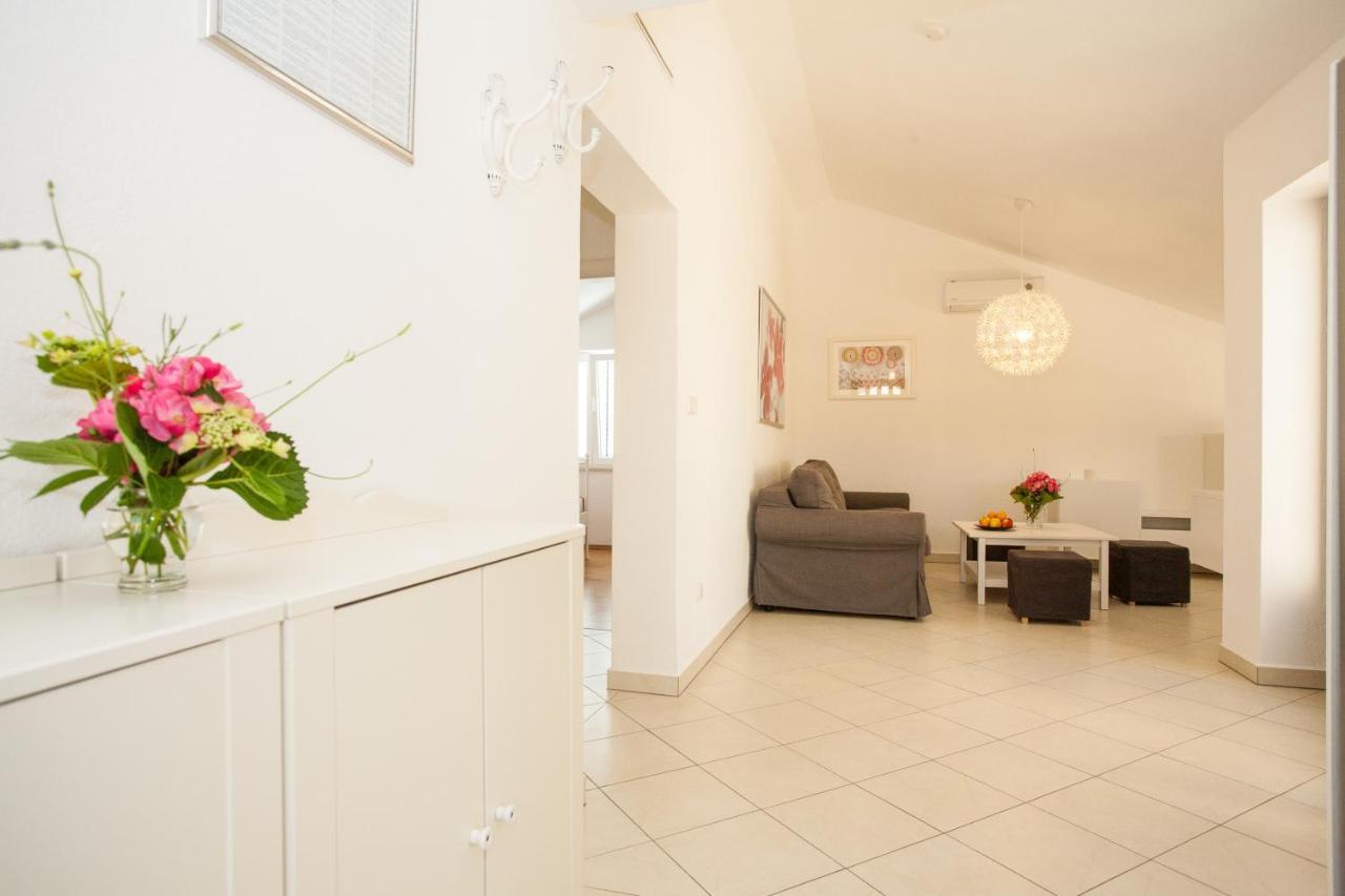 Apartament Dino *