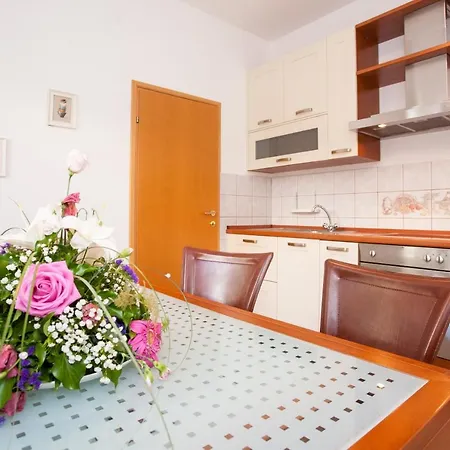 Apartments Dino Krk Town Exterior photo